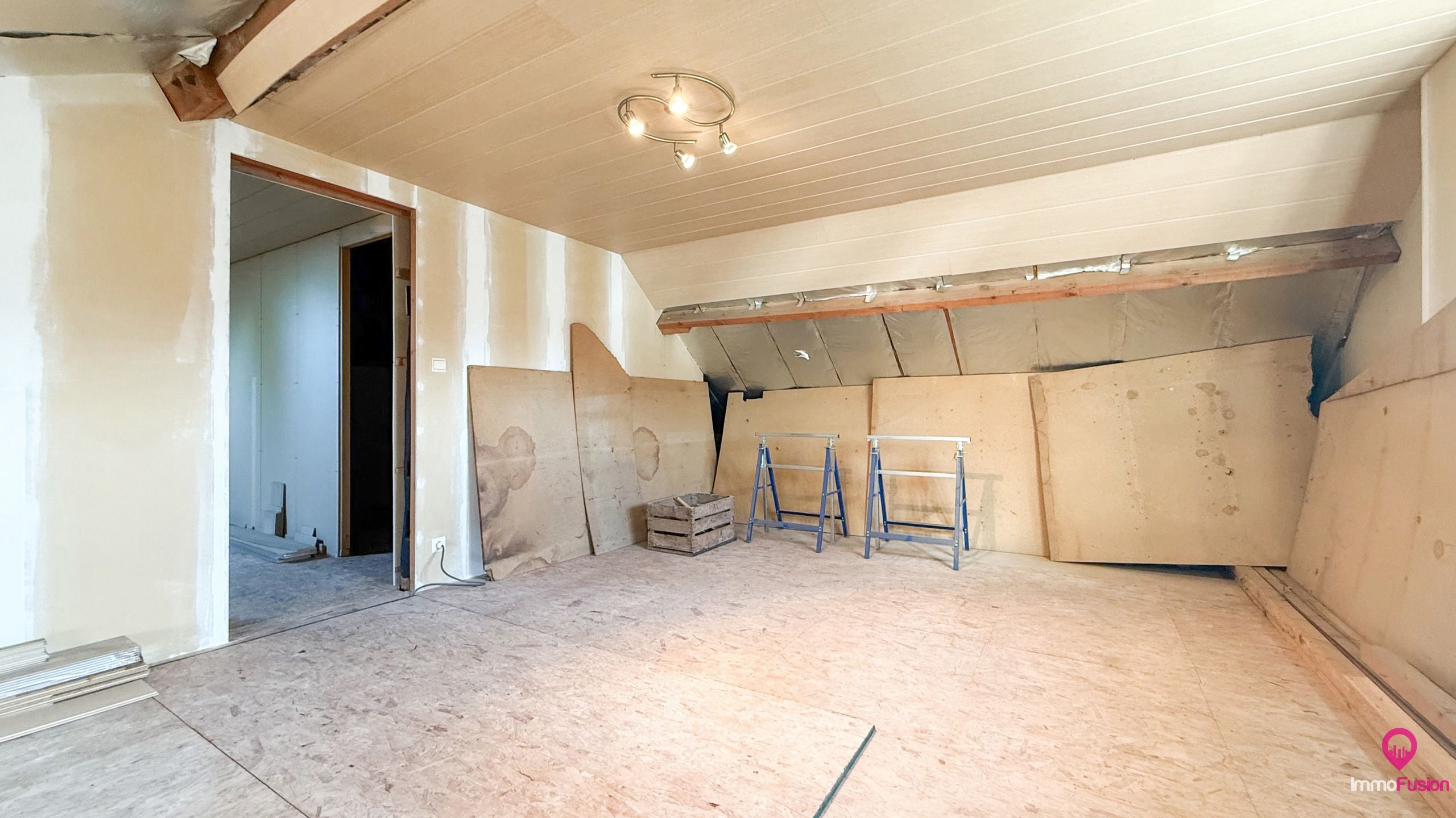 Deels gerenoveerde woning met groot perceel van ca 13are! foto 20