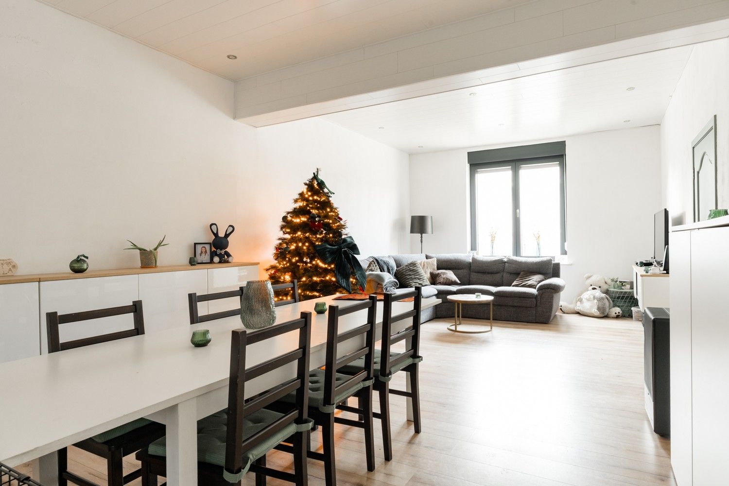 Karaktervolle woning met tal van mogelijkheden in het hart van Neerpelt foto 2