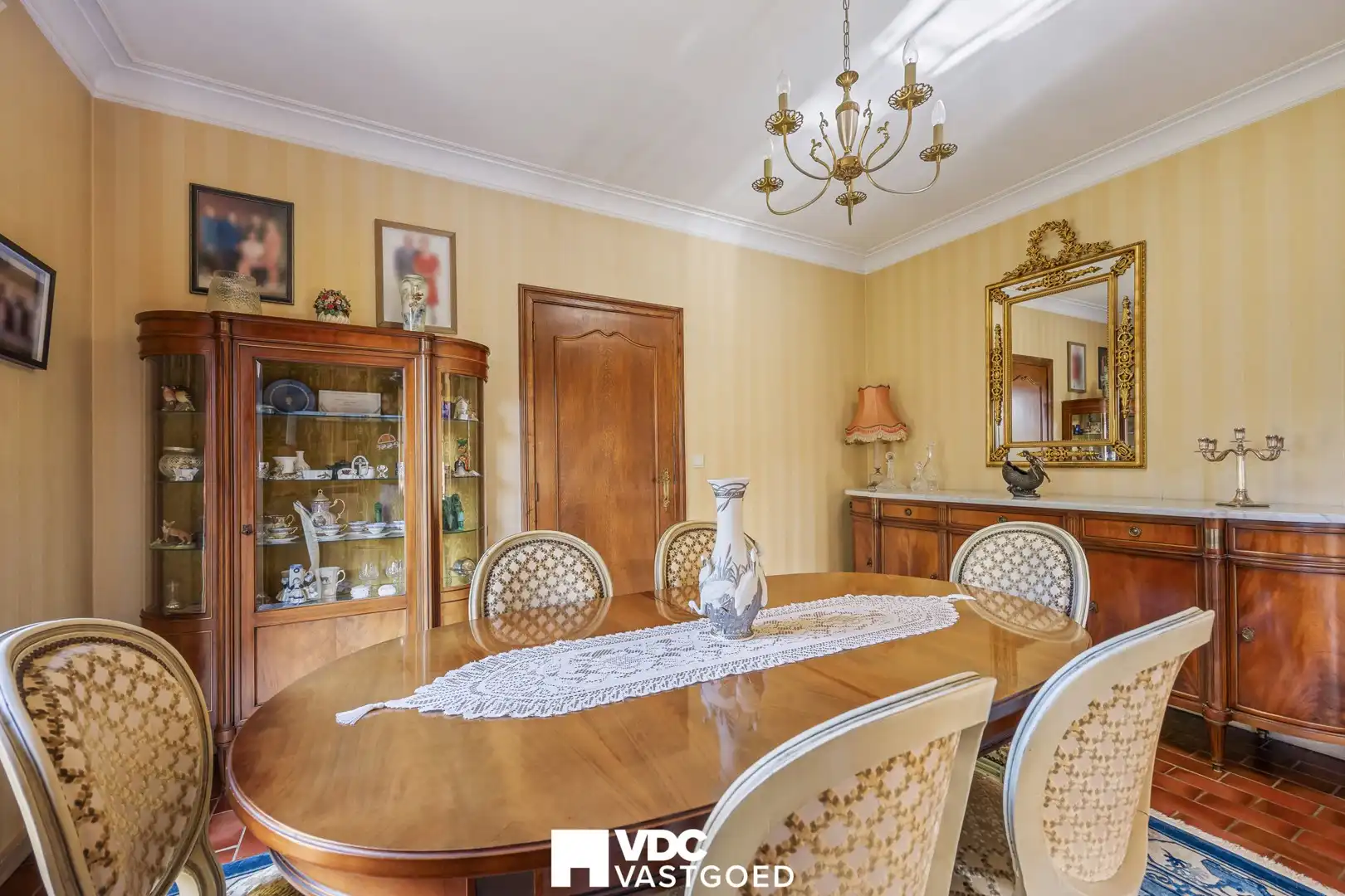 Ruime en zeer verzorgde gezinswoning met 5 slaapkamers op 8a22ca foto 13