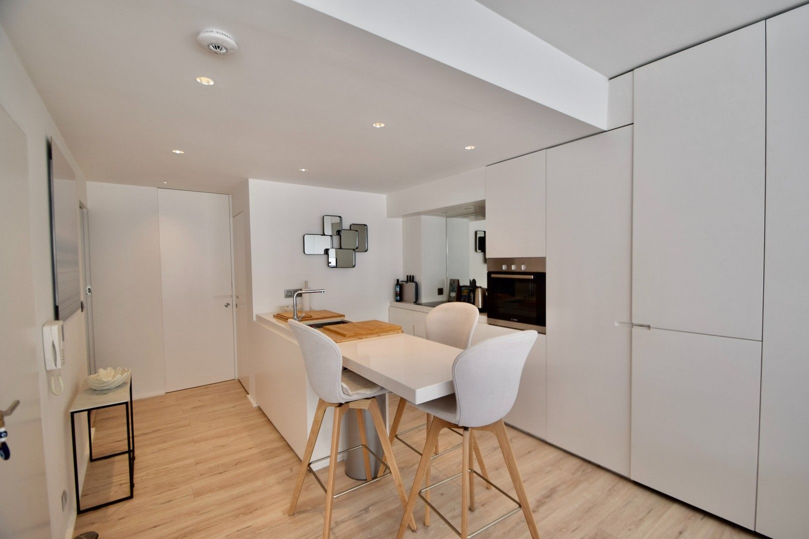 Instapklaar appartement met zijdelings zeezicht gelegen vlakbij de zee. foto 11