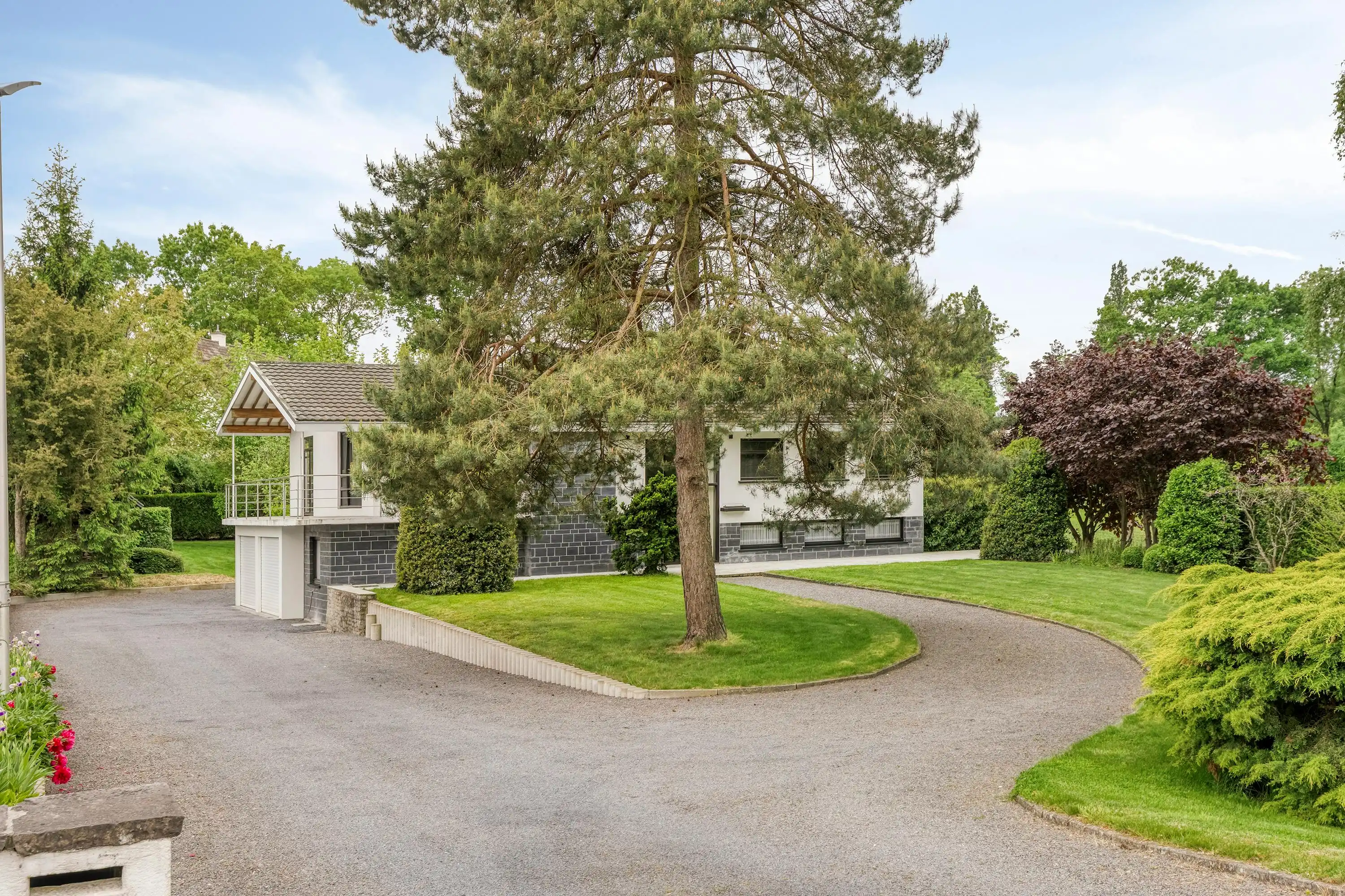 Villa op ruim perceel in Ronse te koop!  foto 2