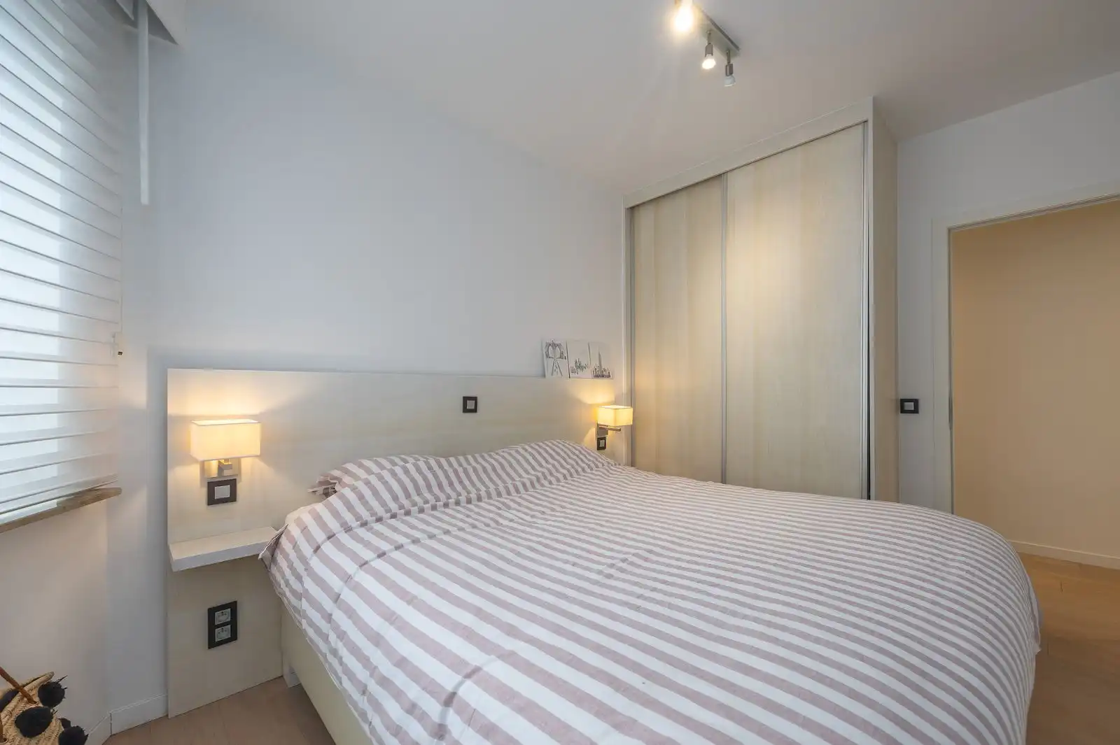 Subliem hoekappartement met frontaal zeezicht en 2 slpk foto 11