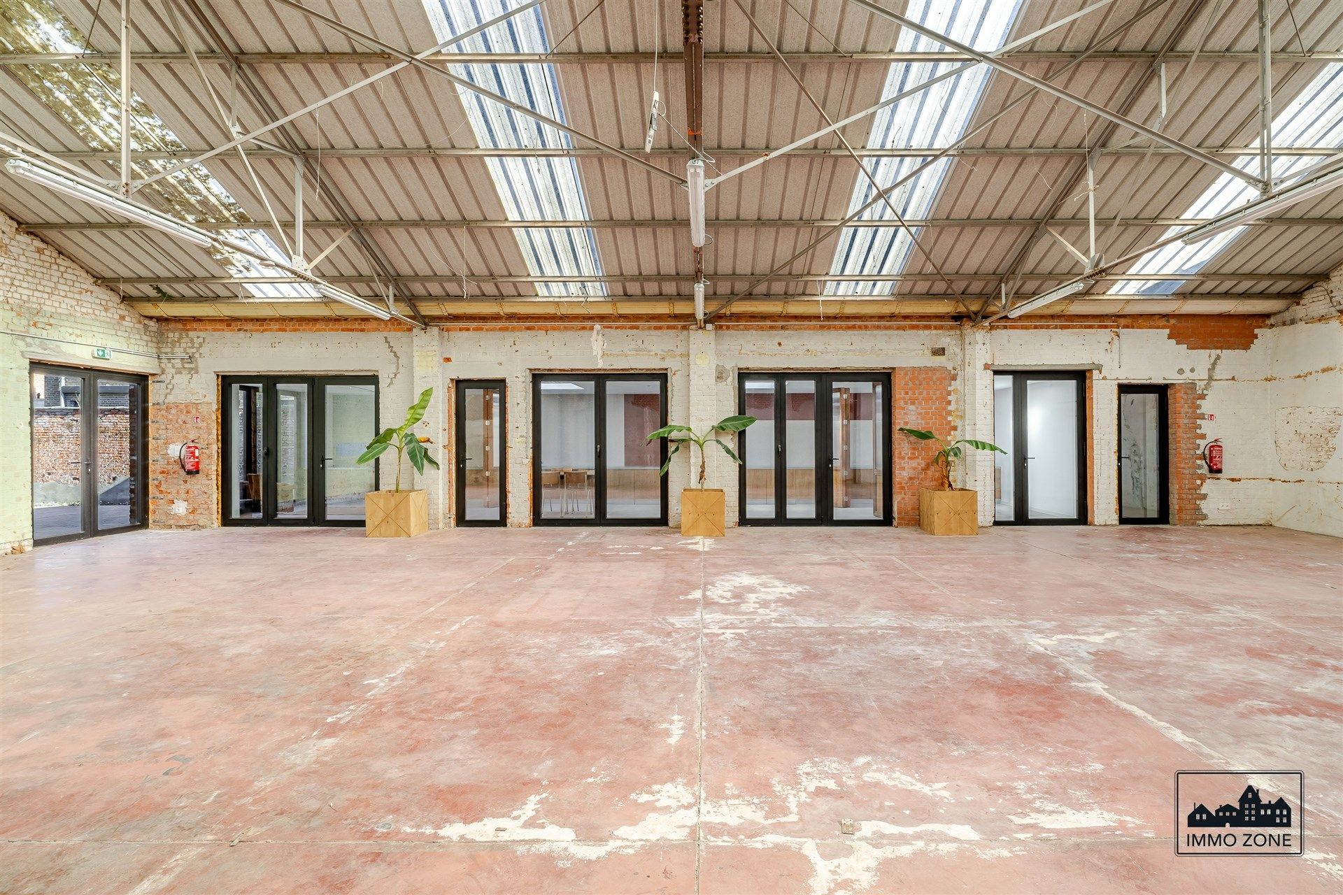 Stijlvol kantoor met veelzijdig magazijn in Sint-Niklaas foto 3