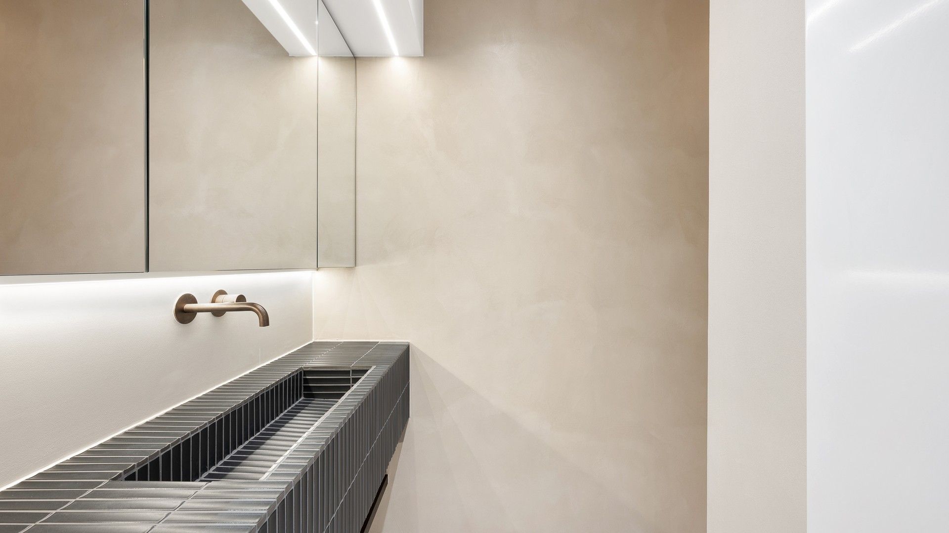 Prachtig 3 slaapkamerappartement Zeedijk-Het Zoute met frontaal zeezicht foto 18