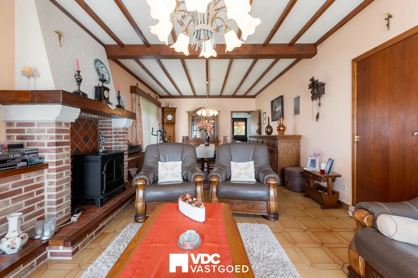 Ruime gelijkvloerse woning op een perceel van bijna 10 are foto 16