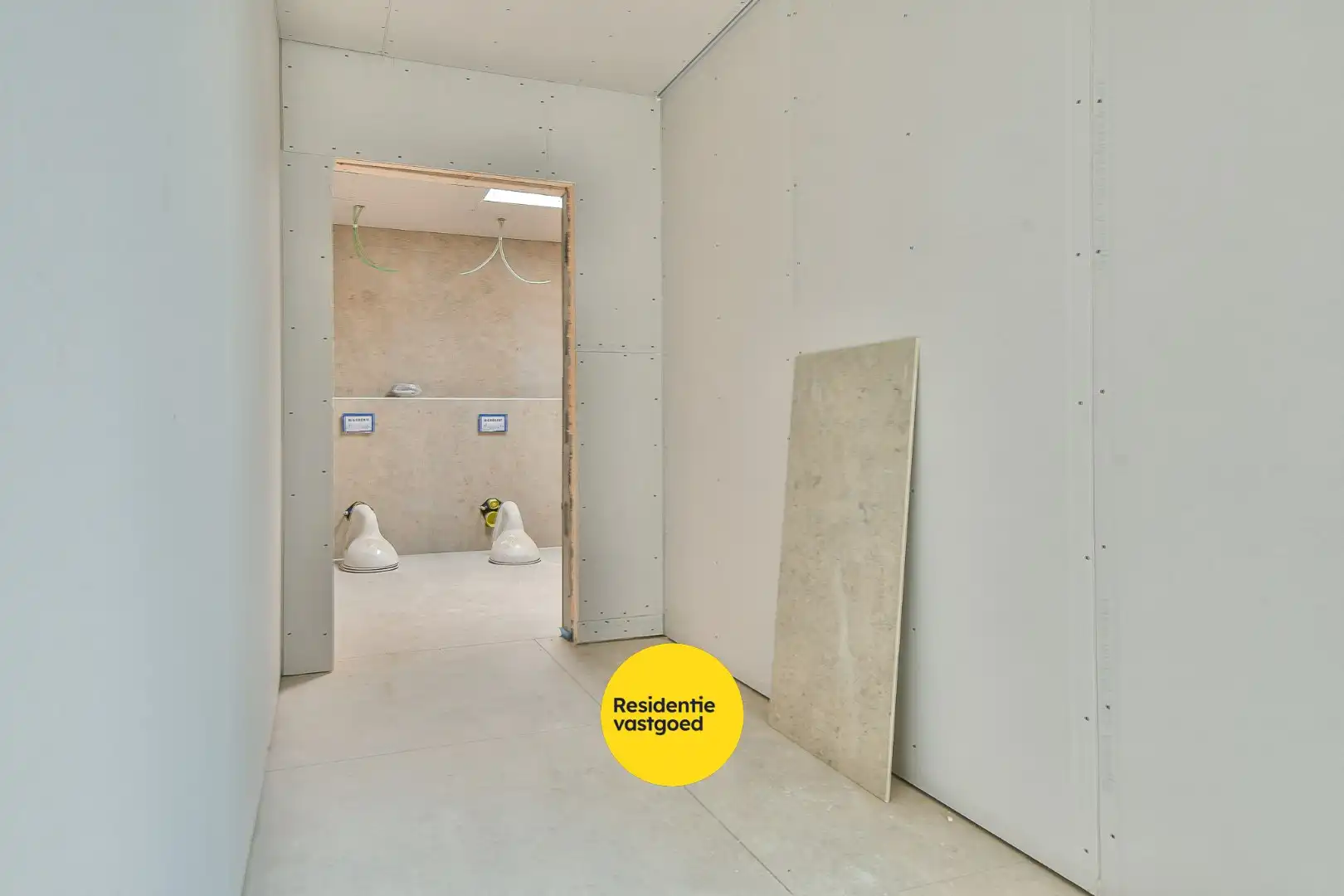 Unieke opportuniteit: horecazaak met 3 padelterreinen, terrassen en tuin te huur! foto 16