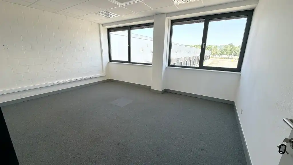 Opslagruimte te huur op logistieke site te Willebroek foto 14