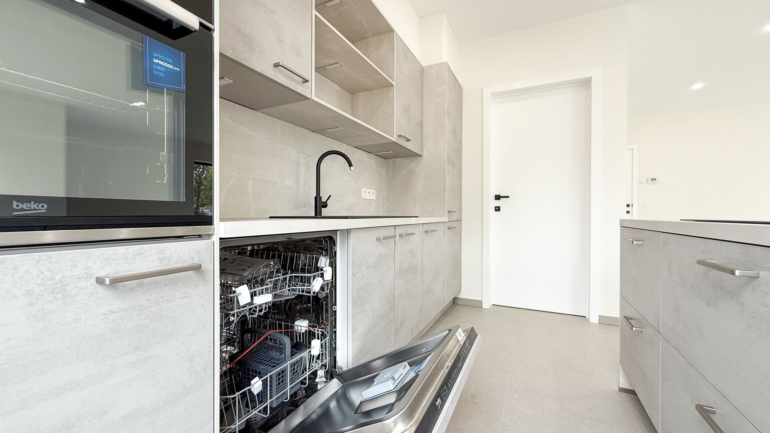 Nieuwbouwappartement met 3 slaapkamers en tuin! foto 11