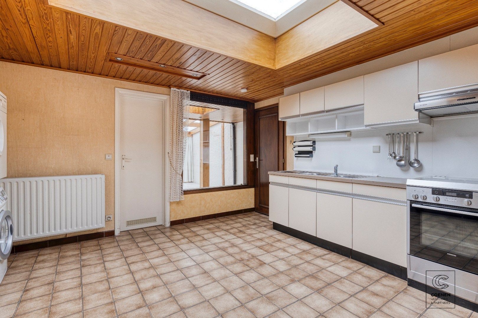 Te renoveren halfopen bebouwing met 2 à 3 slaapkamers op TOPlocatie te Brasschaat foto 6