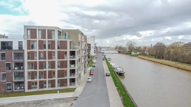 KOOP uw appartement aan 6% BTW! Prachtig 3 slaapkamer appartement in Residentie DAC'ART Izegem. foto {{pictureIndex}}