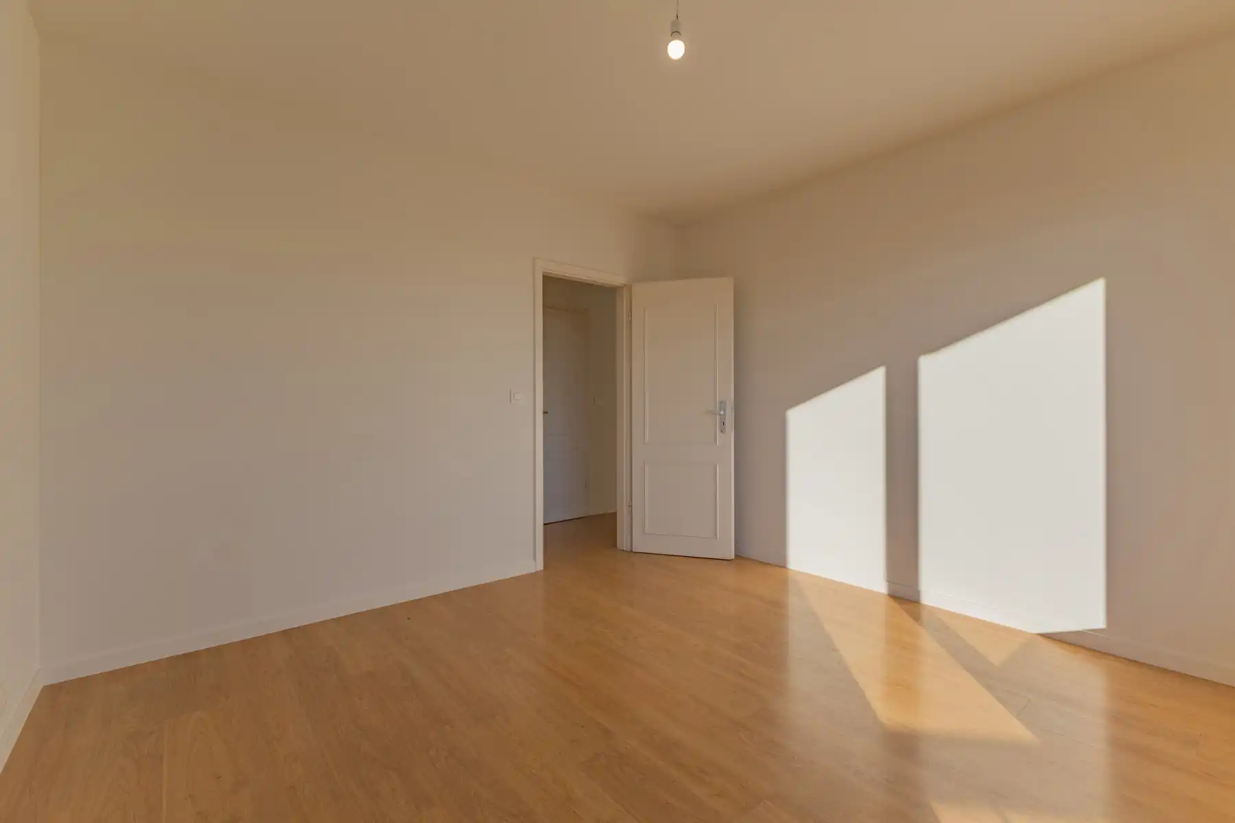 Vernieuwd appartement met 2 slaapkamers en een groot terras foto 15