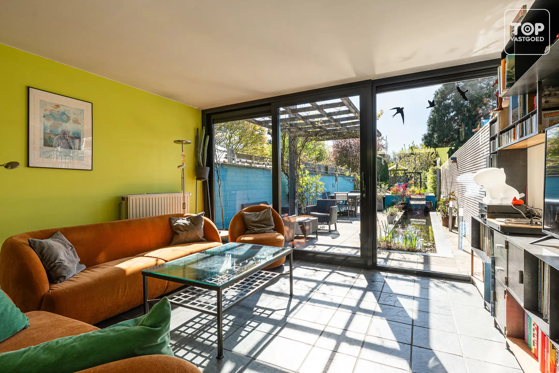 Instapklare woning met 4 slaapkamers, garage en prachtige tuin.  foto 2