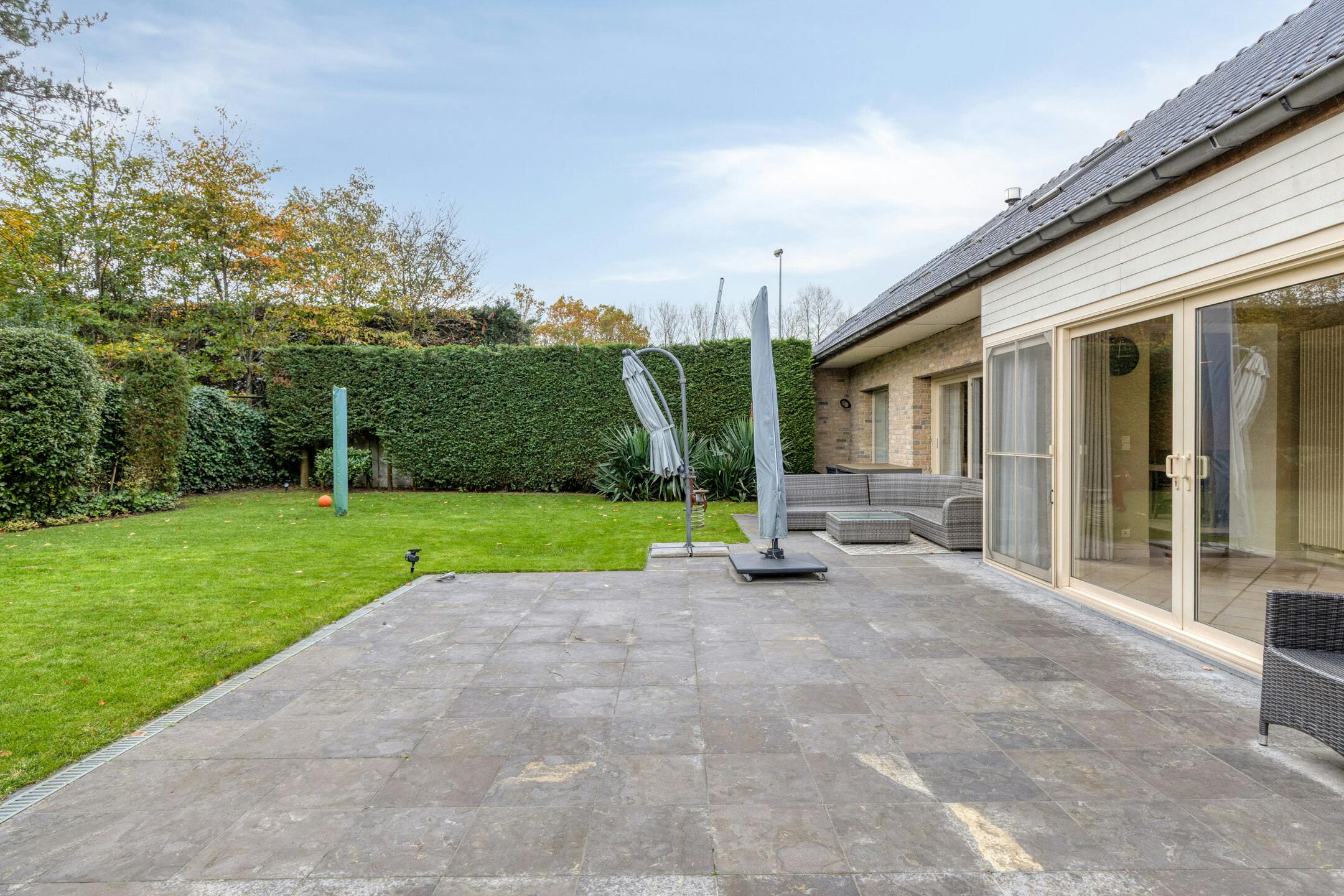 Gerenoveerd huis met 4 kamers te koop in Waregem foto 23