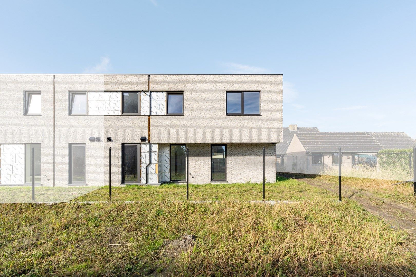 Strakke nieuwbouw woning met 4 slaapkamers  foto 2