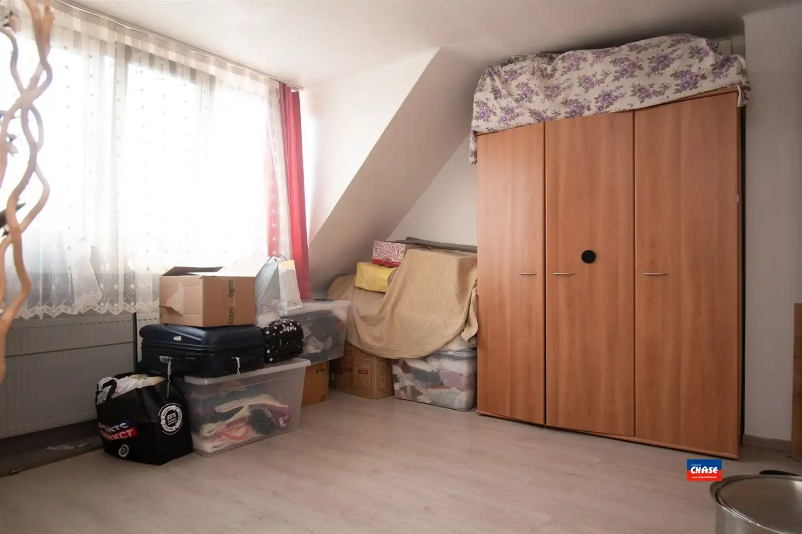 Ruime gezinswoning met vier slaapkamers en tuin foto 13