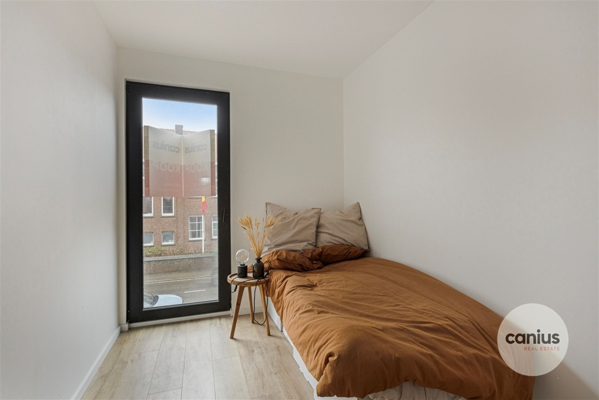 RUIM APPARTEMENT OP EEN GUNSTIGE LOCATIE  foto 9
