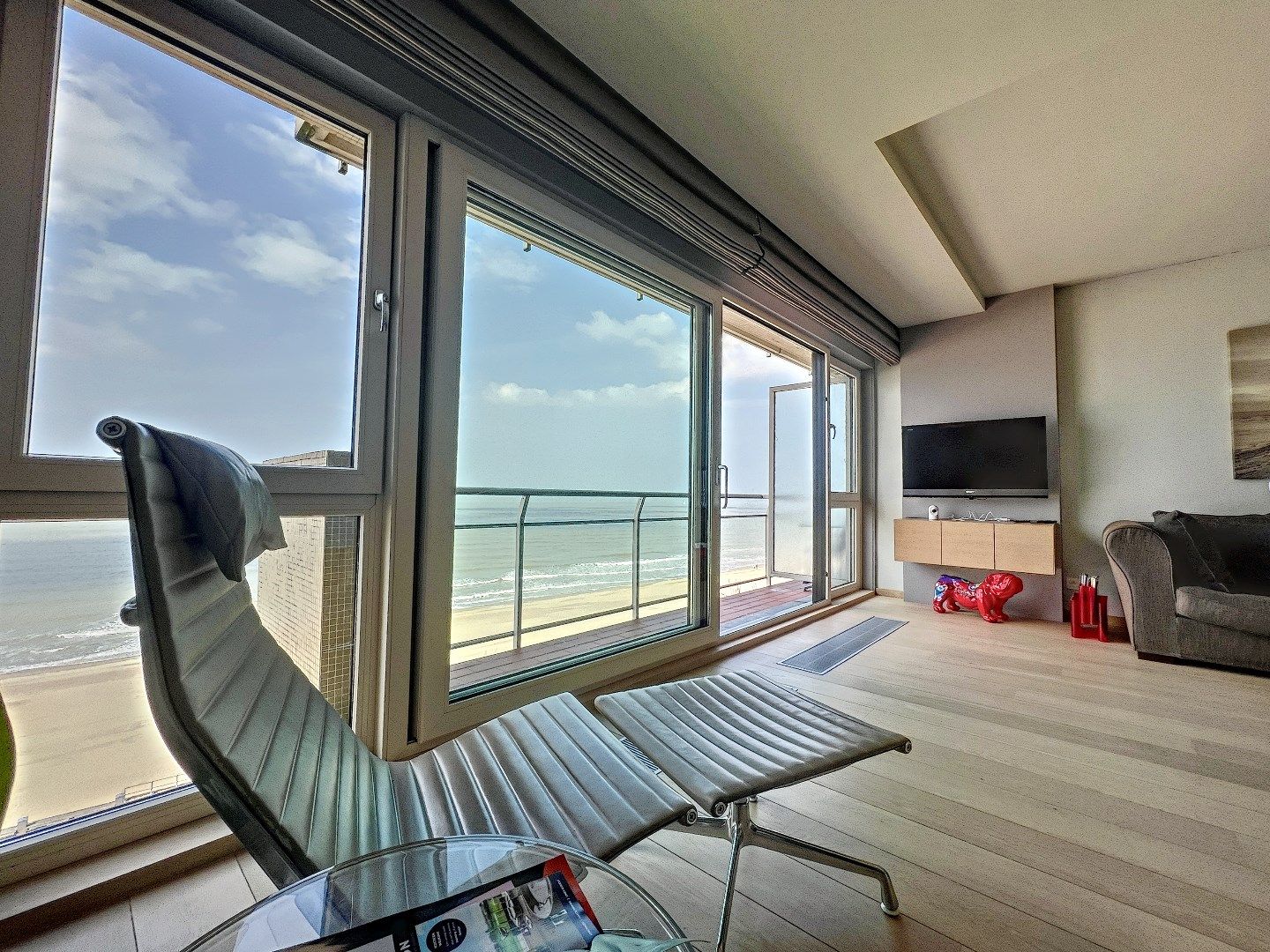 Schitterend vernieuwd 2 SLPK AP met zicht op zee foto 6