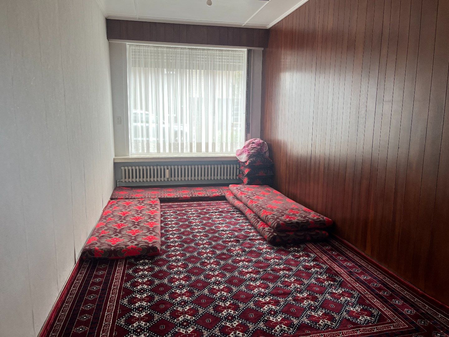 Ruime woning met tuin en garage te Sijsele foto 3