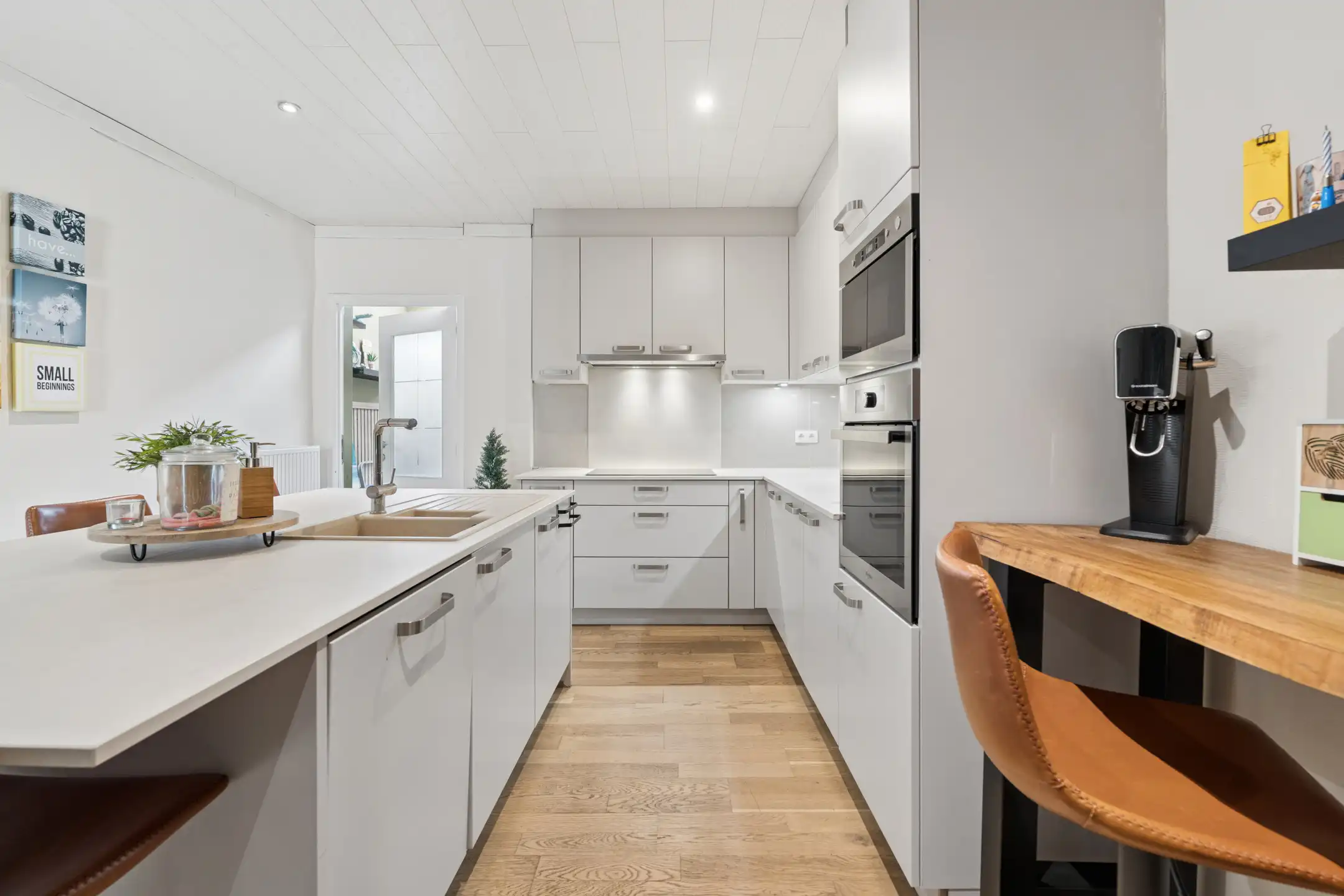 Instapklare, gerenoveerde gezinswoning met 3 slaapkamers foto 5