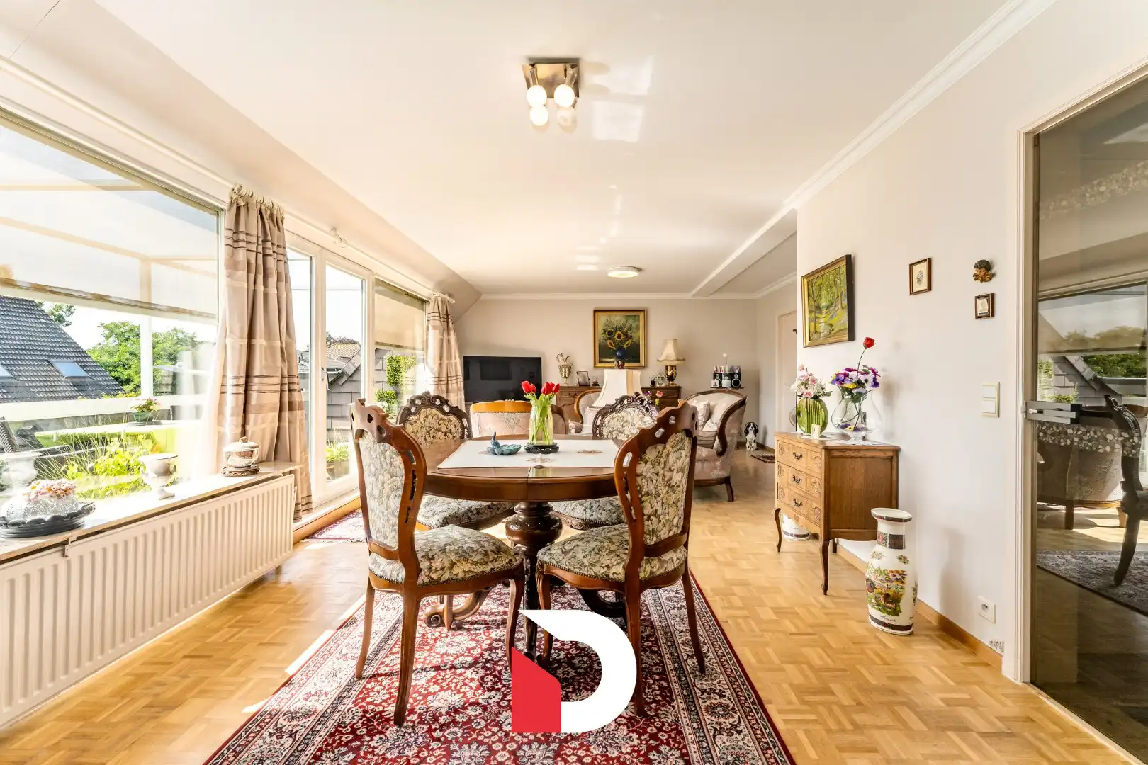 Ruim 3 slaapkamer appartement met terras nabij centrum Brugge foto 2