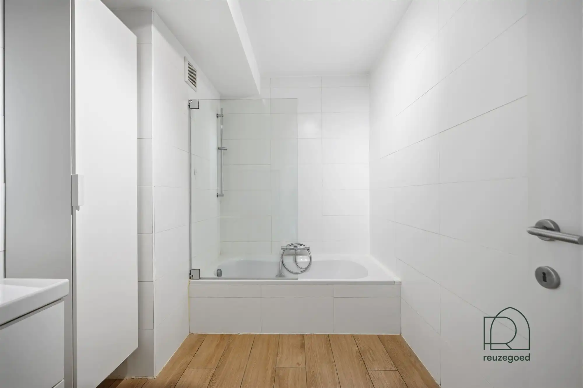 Opgefrist 2-slaapkamerappartement met garage in Kessel-Lo, vlakbij Leuven foto 13