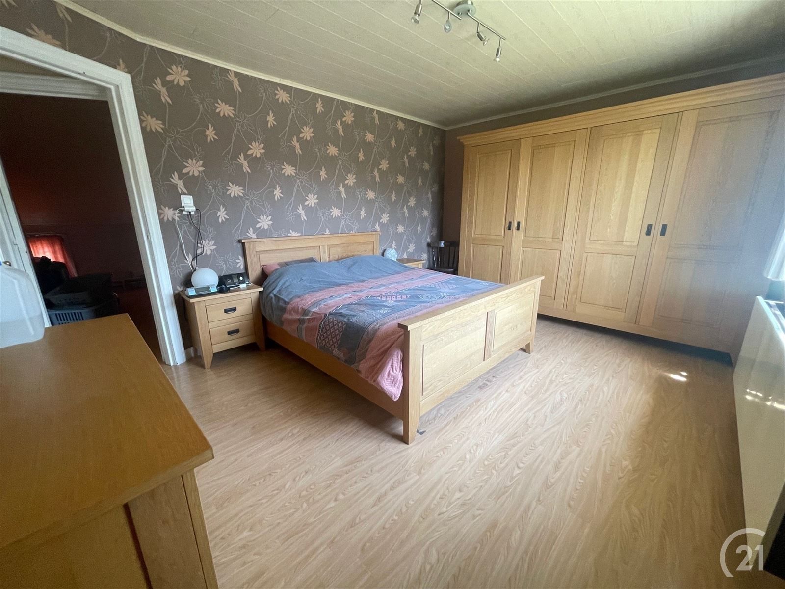 Op te frissen viergevelwoning met tuintje, stal en garage op 3are67 foto 12