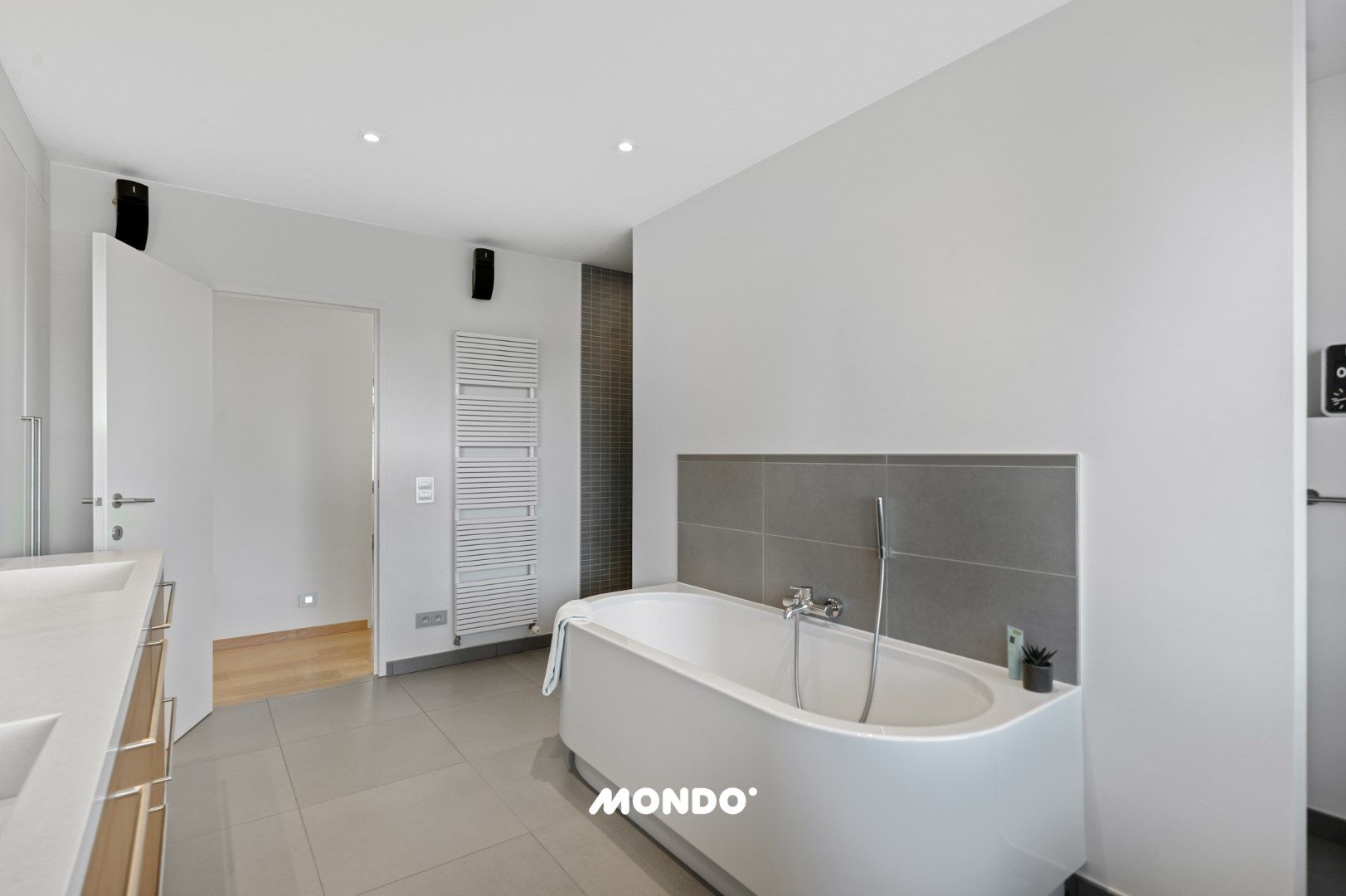 Toplocatie! Moderne, instapklare villa. foto 17
