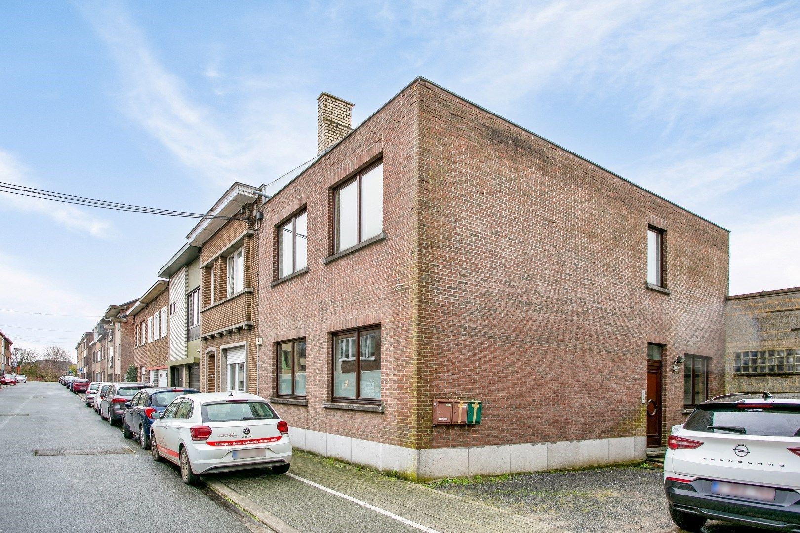 Opbrengsteigendom te koop Halle, 2 appartementen en garage/atelier foto 2