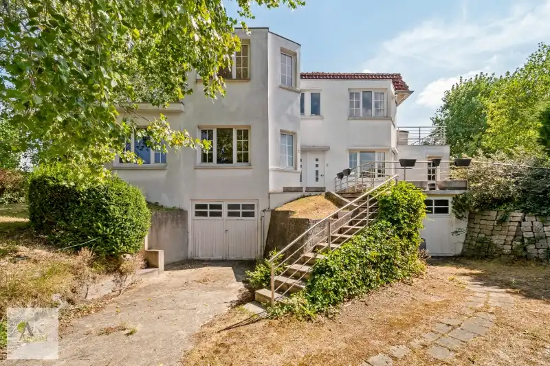 "VILLA THERESE" - Een zeldzame kans in OOSTDUINKERKE !!! Op één van die mooie en rustige locaties in Oostduinkerke, op amper 500 meter van het strand ! foto 5