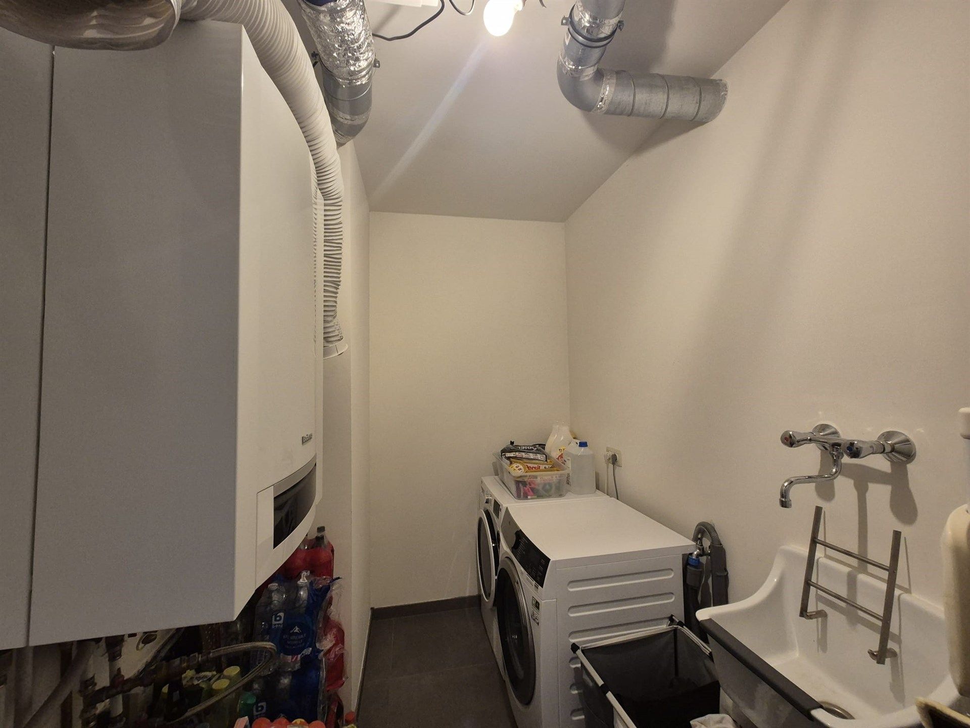 Recent appartement met 2 slaapkamers in centrum Wetteren.  foto 24