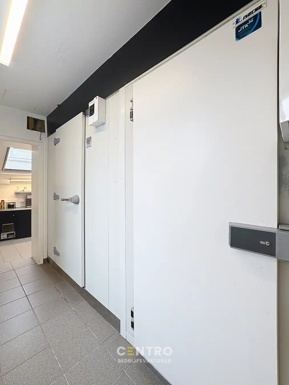 Volledig ingericht restaurant met woonst op CHARMANTE ligging te Oostende! foto 17