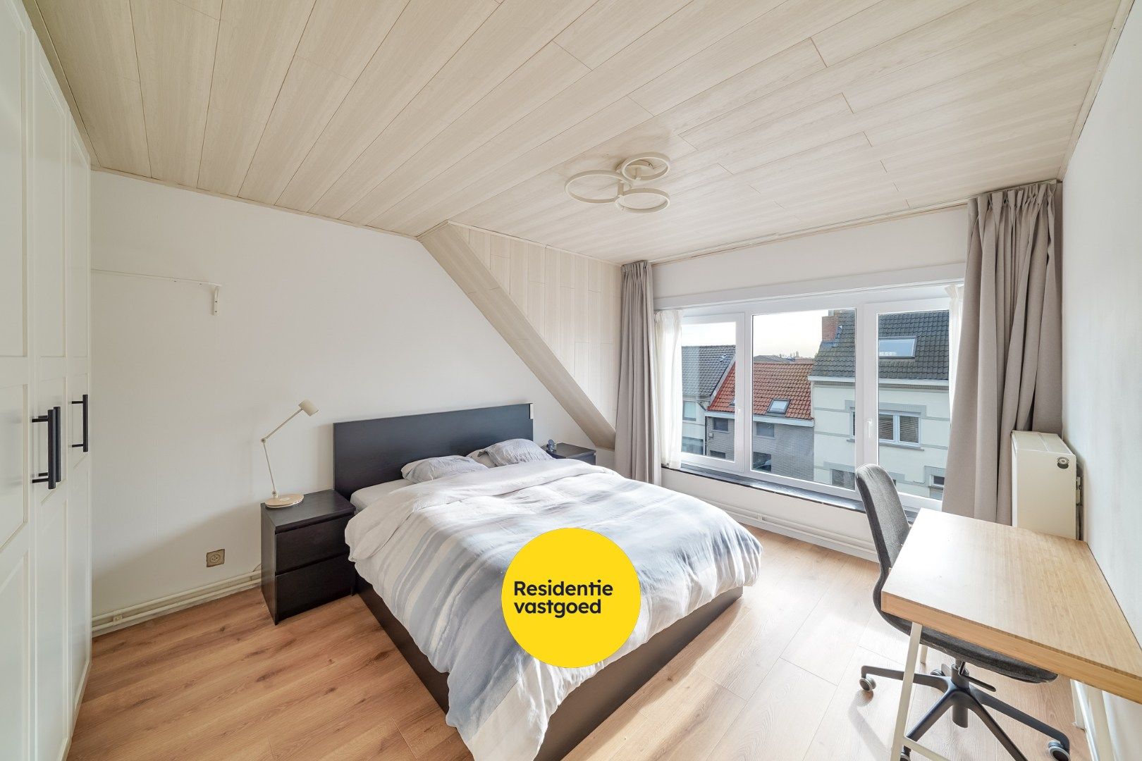 Ruime bel-étagewoning met 3 slaapkamers en garage te Oostende foto 6