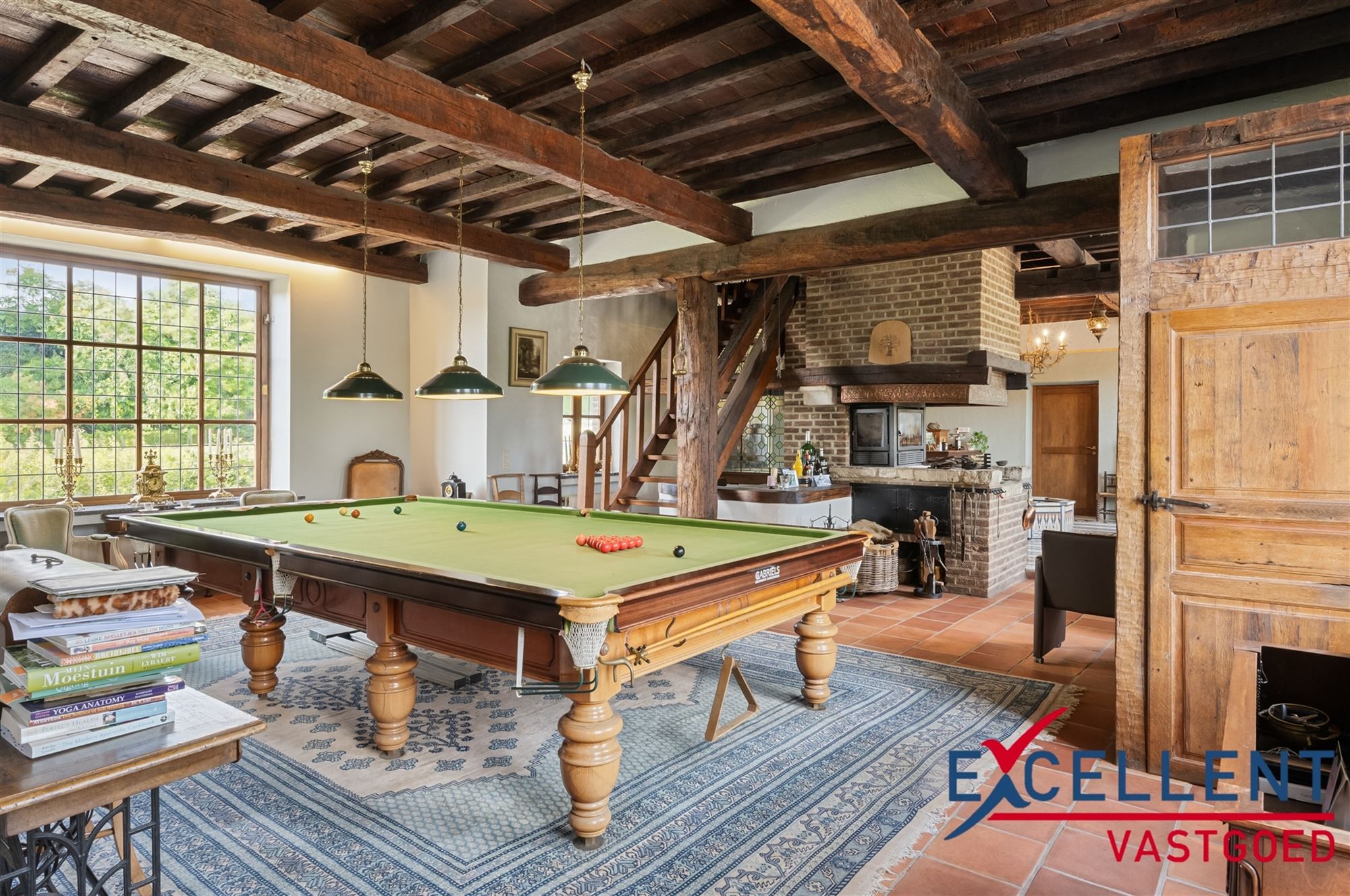 Karaktervolle villa met weides en stallen te koop foto 9