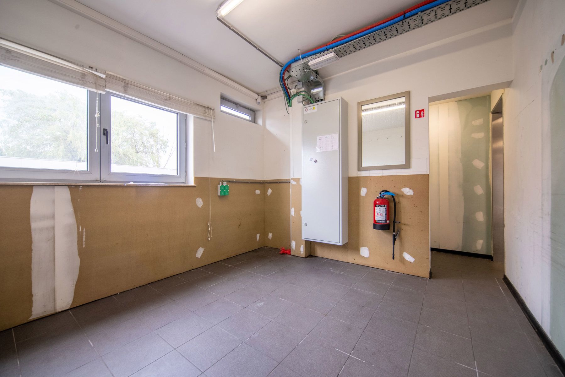 Commercieel gelijkvloers te Aartselaar.&nbsp; foto 6