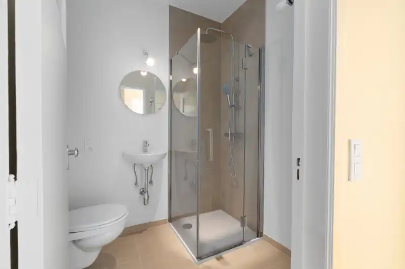 --- NIEUW --- Top gelegen gerenoveerd één slaapkamer appartement met terras. foto 6