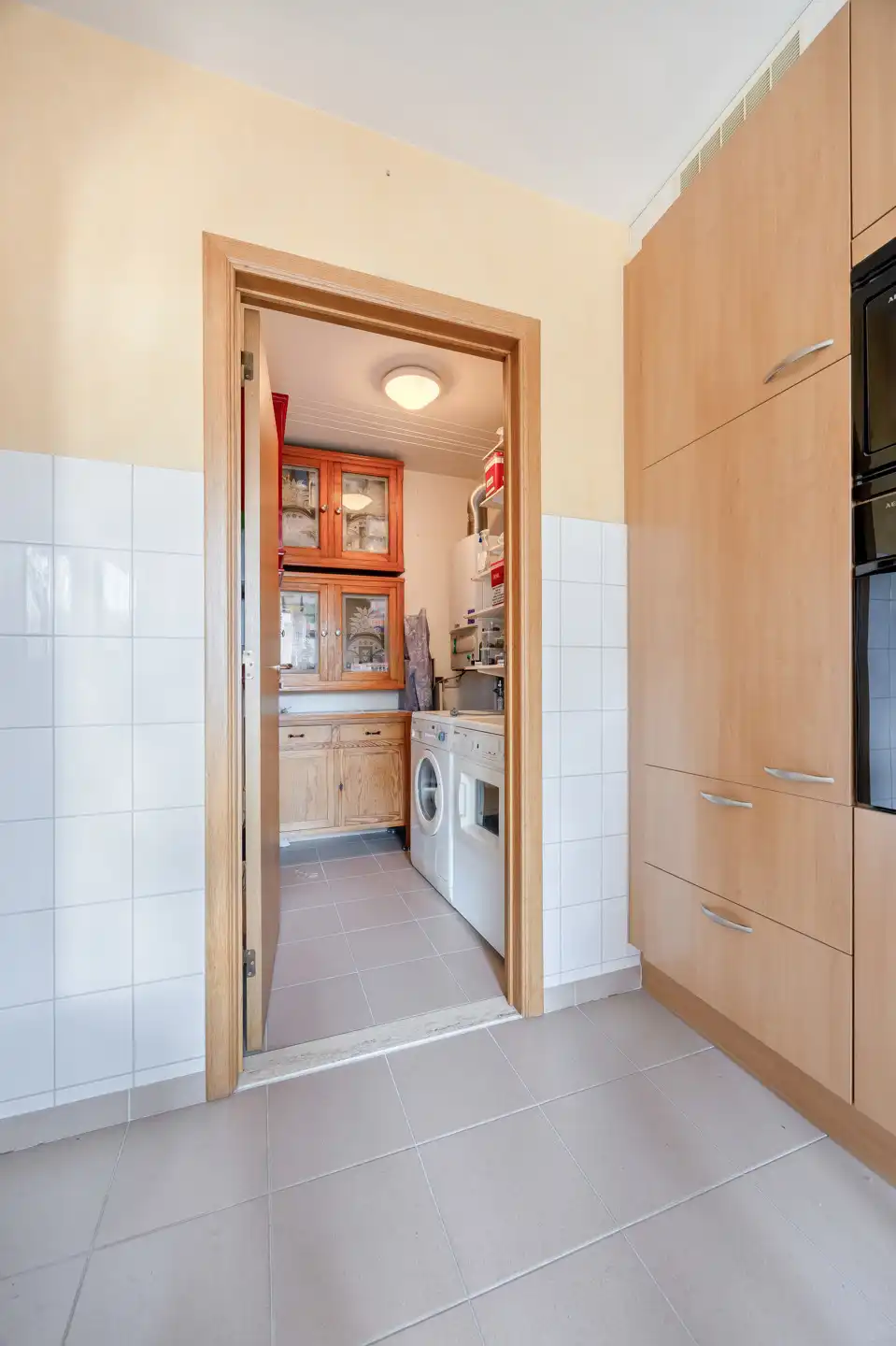 Mooi appartement op een 1v met 3 slaapkamers en terras en garage foto 11