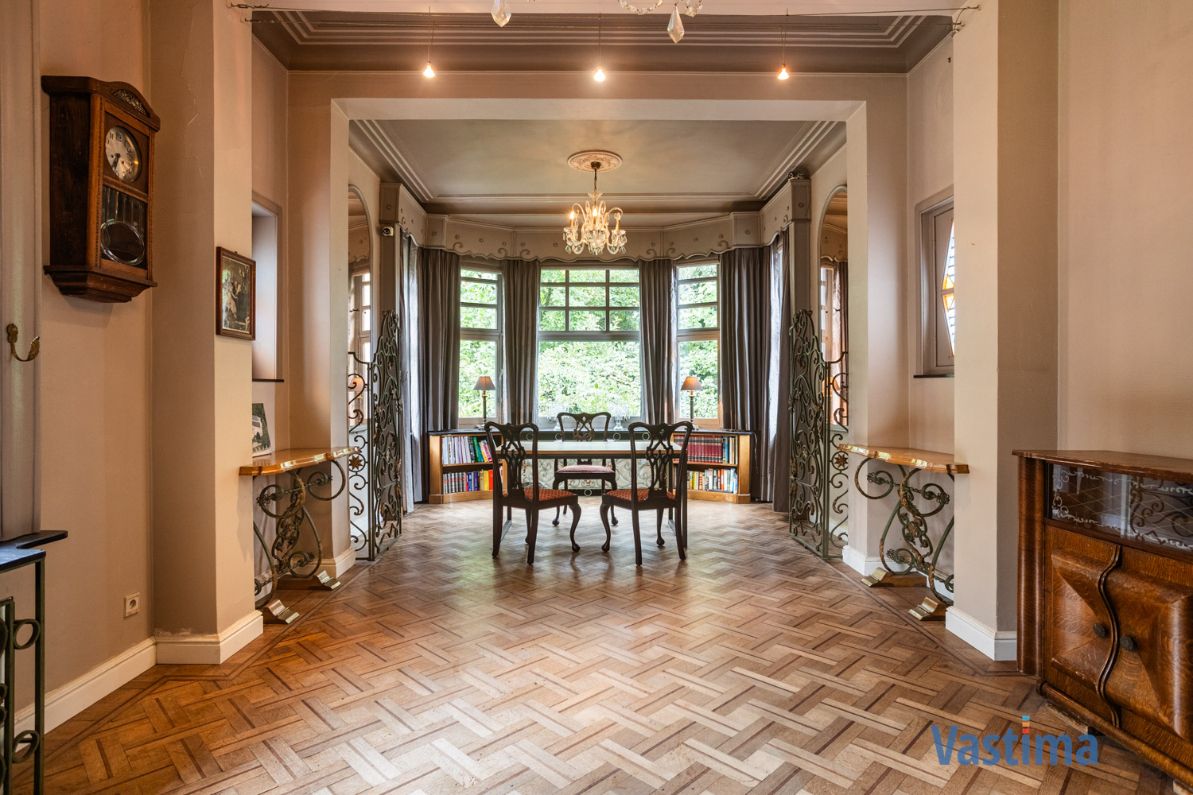 Karaktervolle villa met authentieke charme in een groene setting foto 10