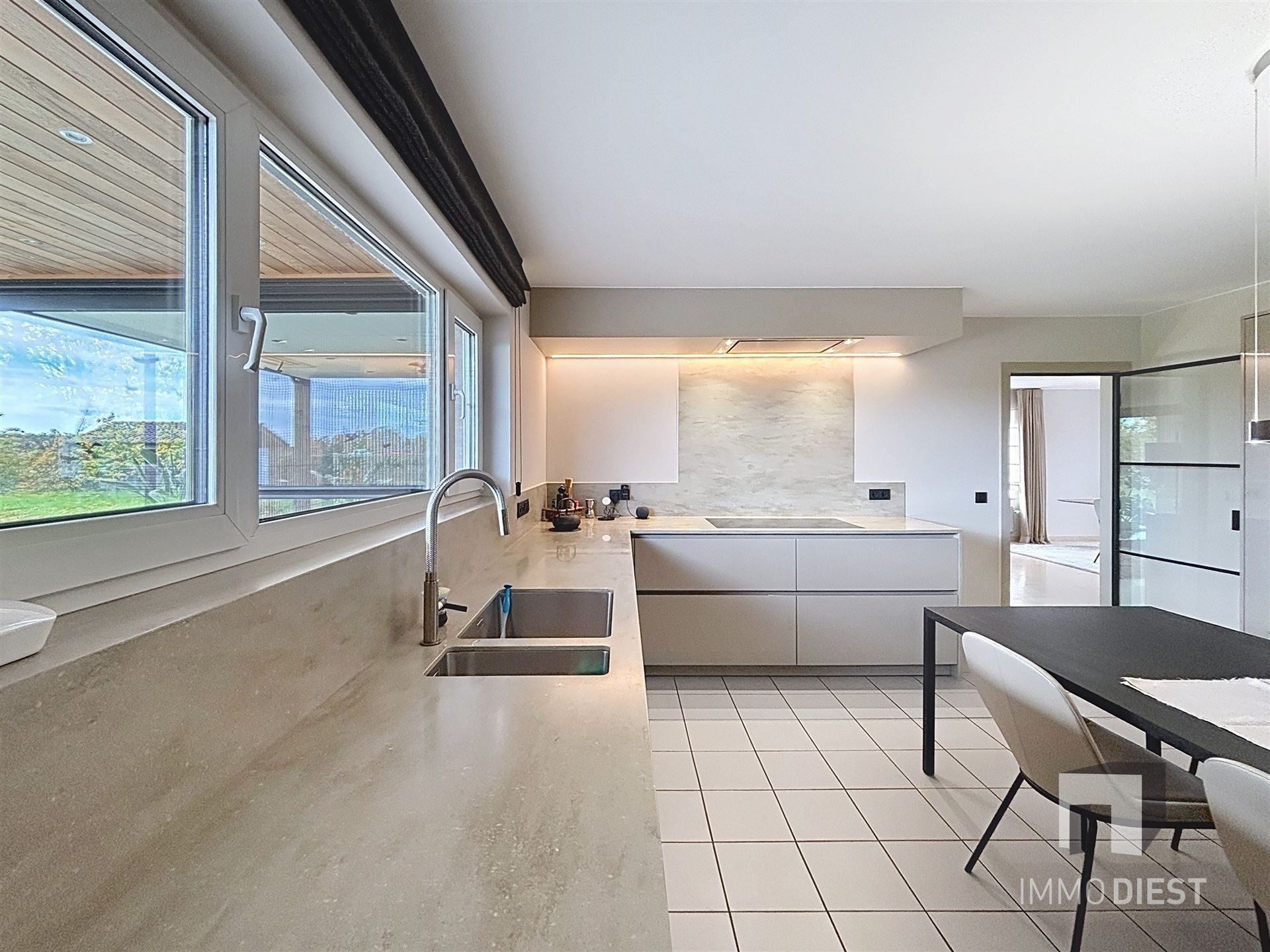 Villa met 5 slpk op 74,11are en zuidgerichte tuin foto 29