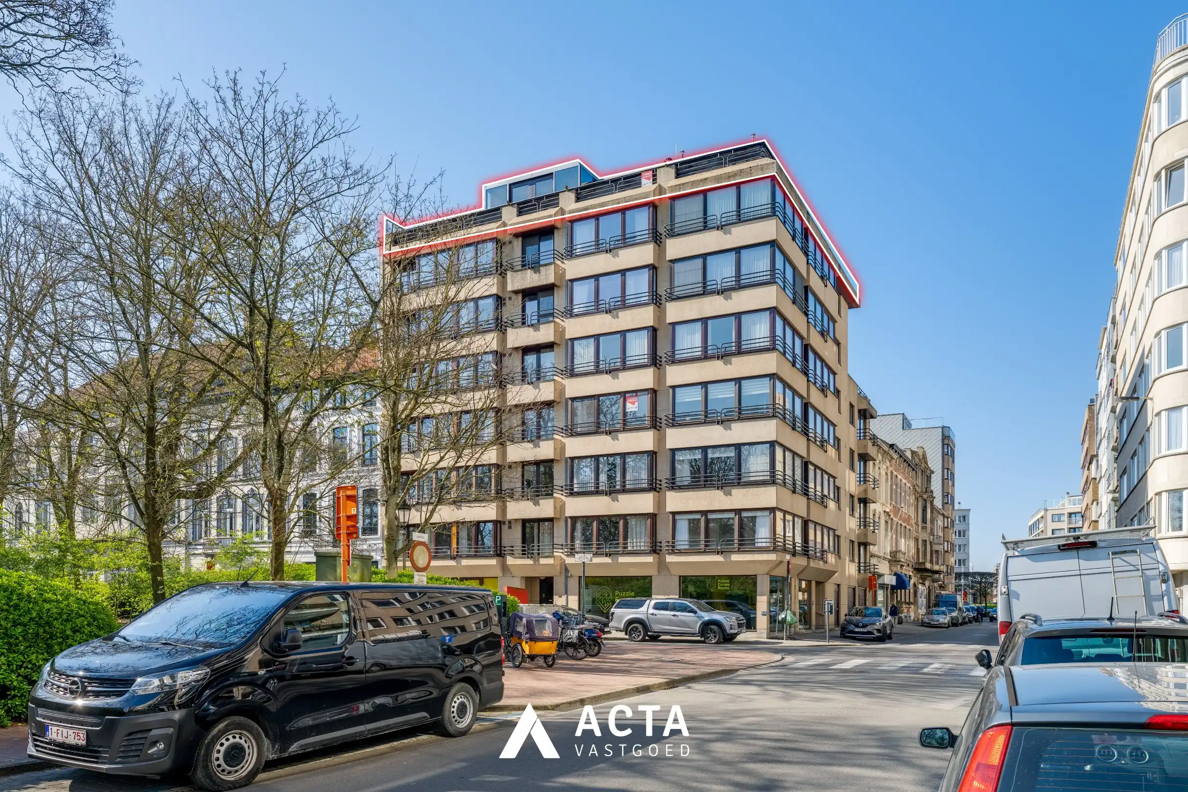 Luxueus dakappartement met 3 slaapkamers en panoramische terrassen in hartje Oostende foto {{pictureIndex}}
