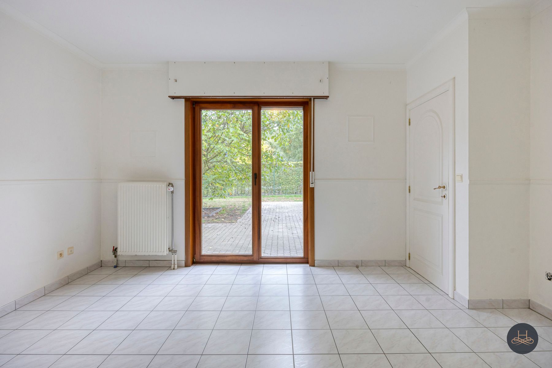 Ruime woonst met achterliggende loods - aandelenoverdracht foto 13
