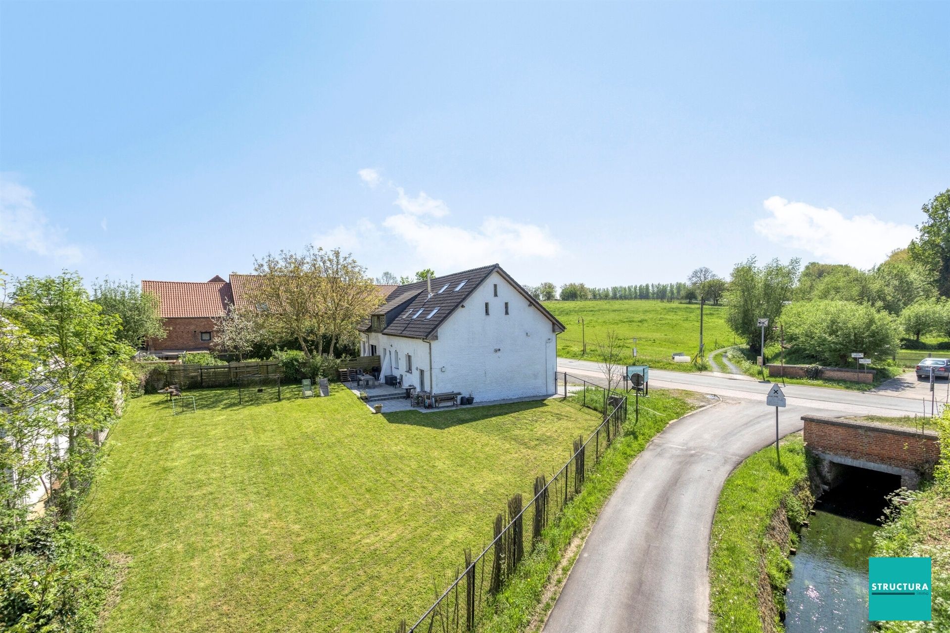 Charmante woning in het idylische Bollebeek! foto 24