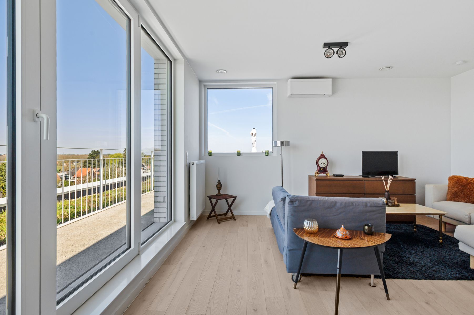 Stijlvolle duplex met 2 kamers, zonnig terras & parking! foto 4
