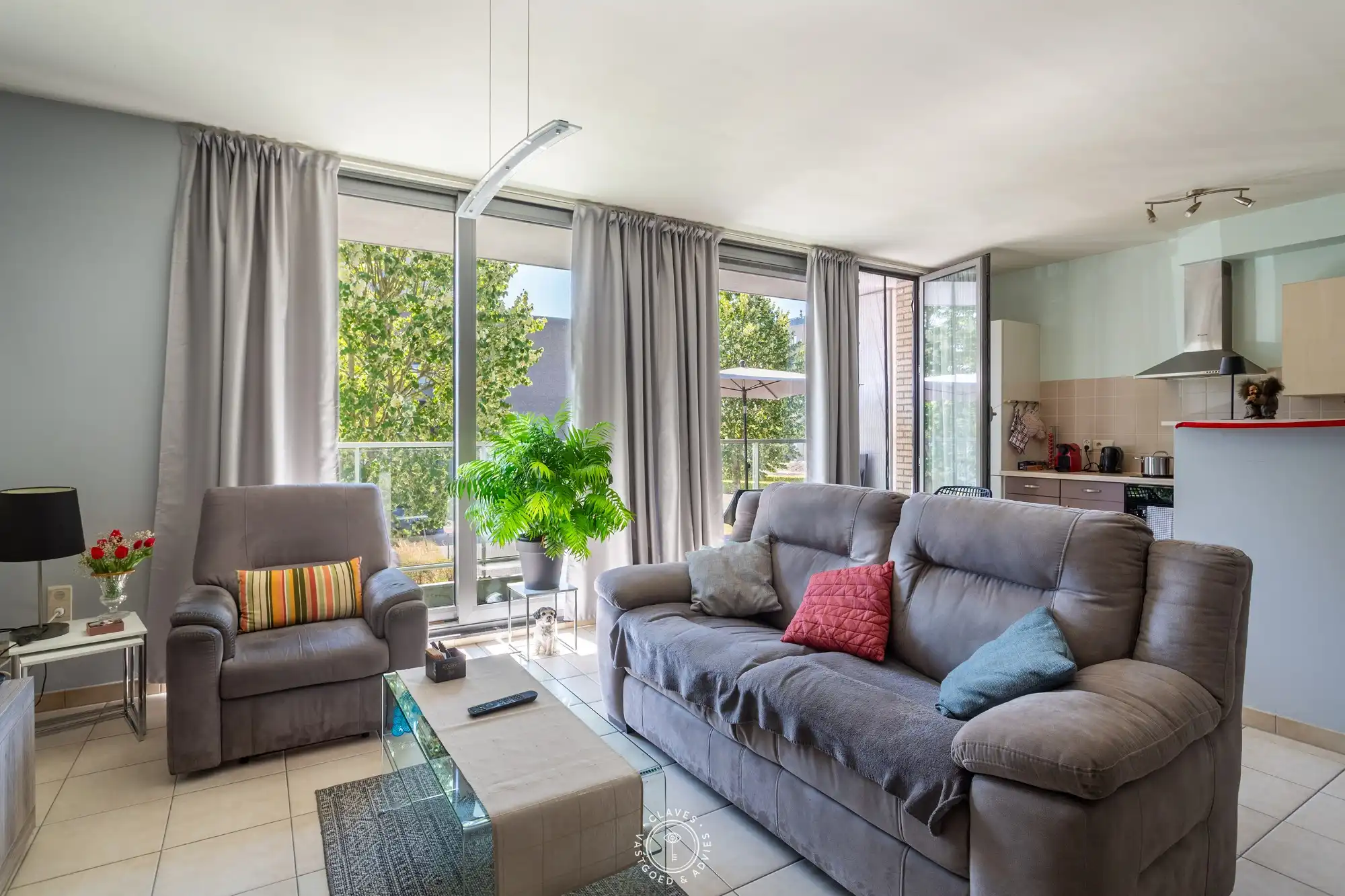 Goed gelegen appartement met terras, autostaanplaats en Scheldezicht foto 4