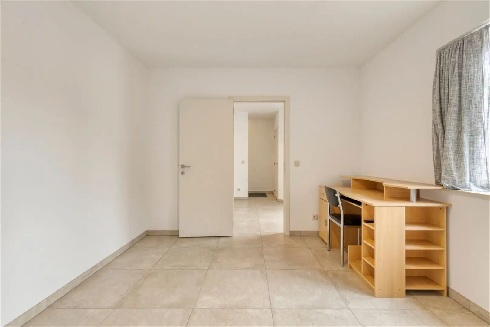 Uitzonderlijk ruime en toekomstgerichte woning met een indrukwekkende 358m² bewoonbare opp. EPC-label A. Residentiële woonwijk met winkels, scholen, horeca en andere voorzieningen vlakbij. foto 17