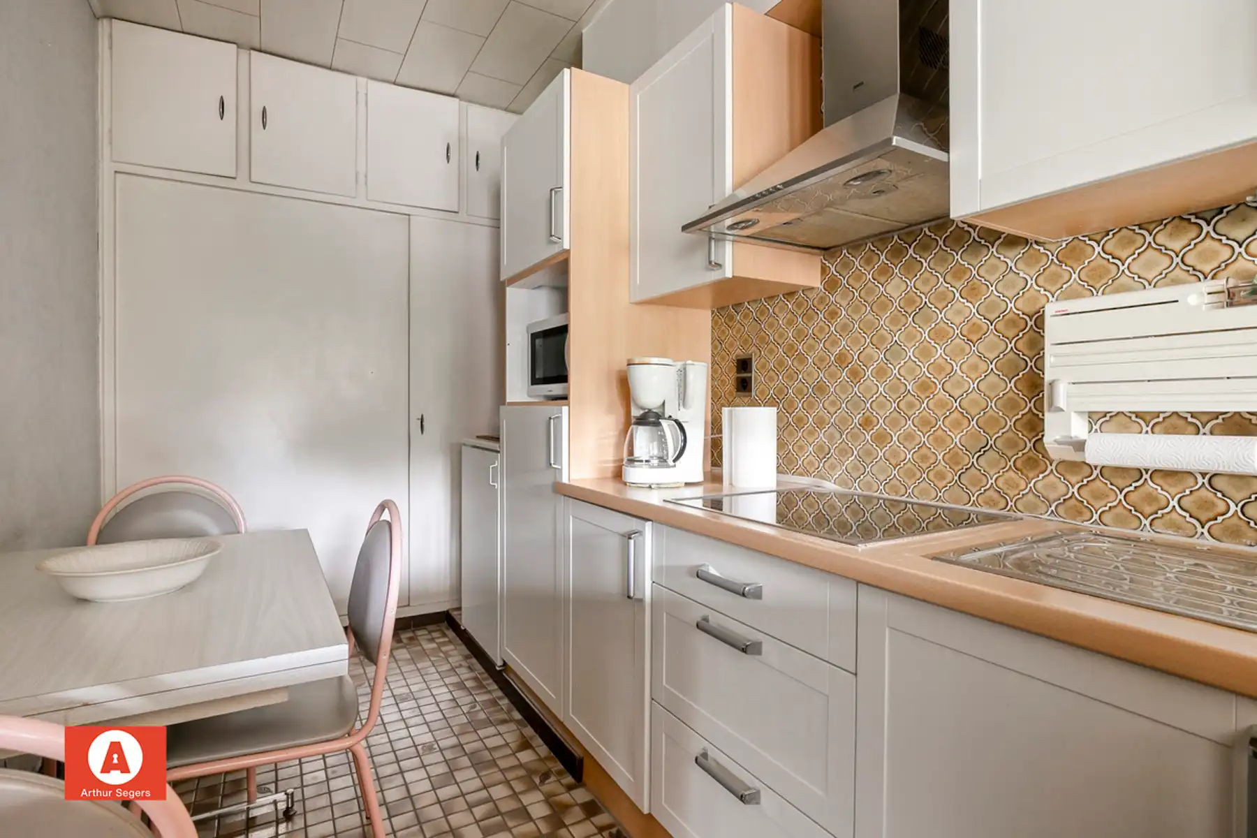 Te renoveren HOB met 3 slaapkamers en garage foto 8