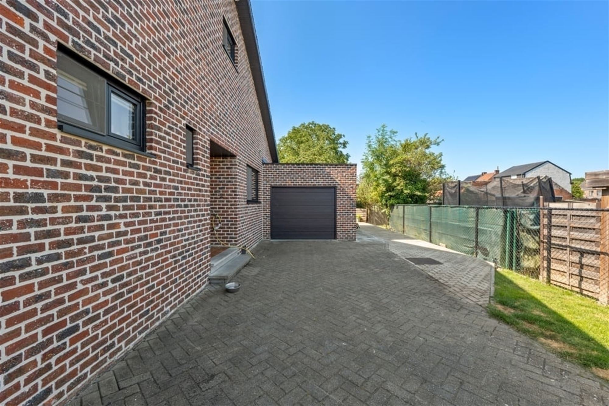 ENERGIEZUINIGE GEZINSWONING MET GARAGE IN HASSELT foto 44