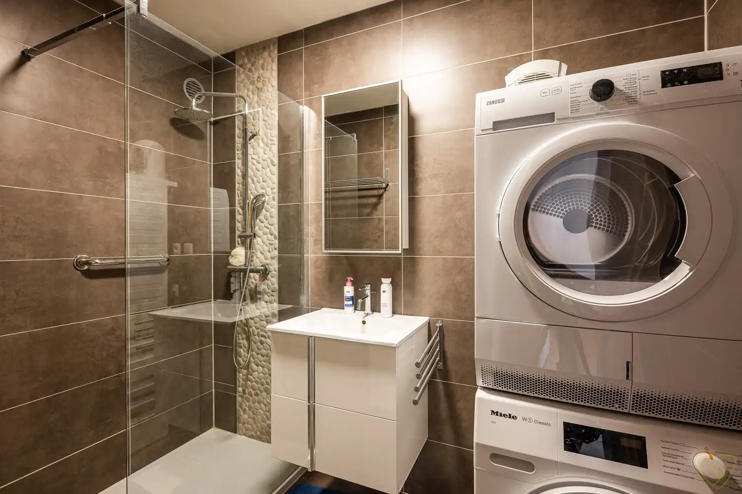 Lichtrijk appartement met twee terrassen en prachtig vergezicht in Eeklo foto 12