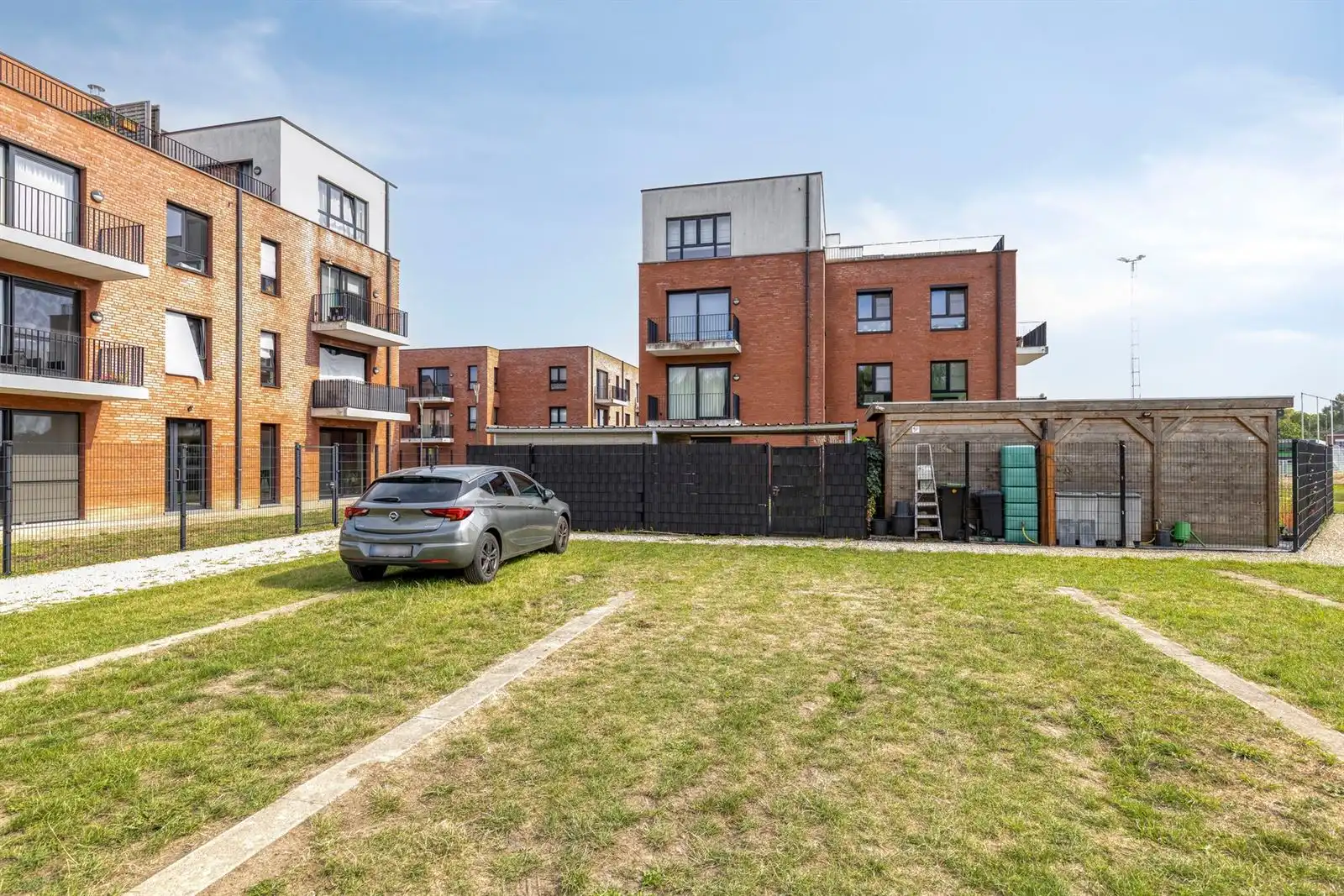 Rustig gelegen en instapklaar appartement met 1 slaapkamer, ruime tuin en private autostaanplaats. foto 21