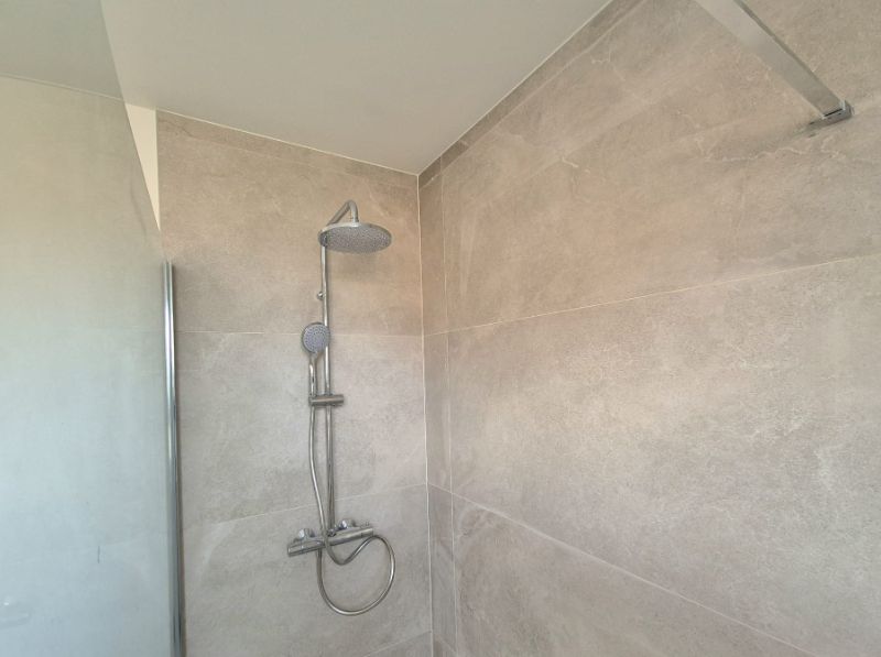 Hooglede: gesloten nieuwbouwwoning met 3 slaapkamers, zuid-gerichte tuin, carport en berging op een perceel van 169 m², centrale ligging foto 6