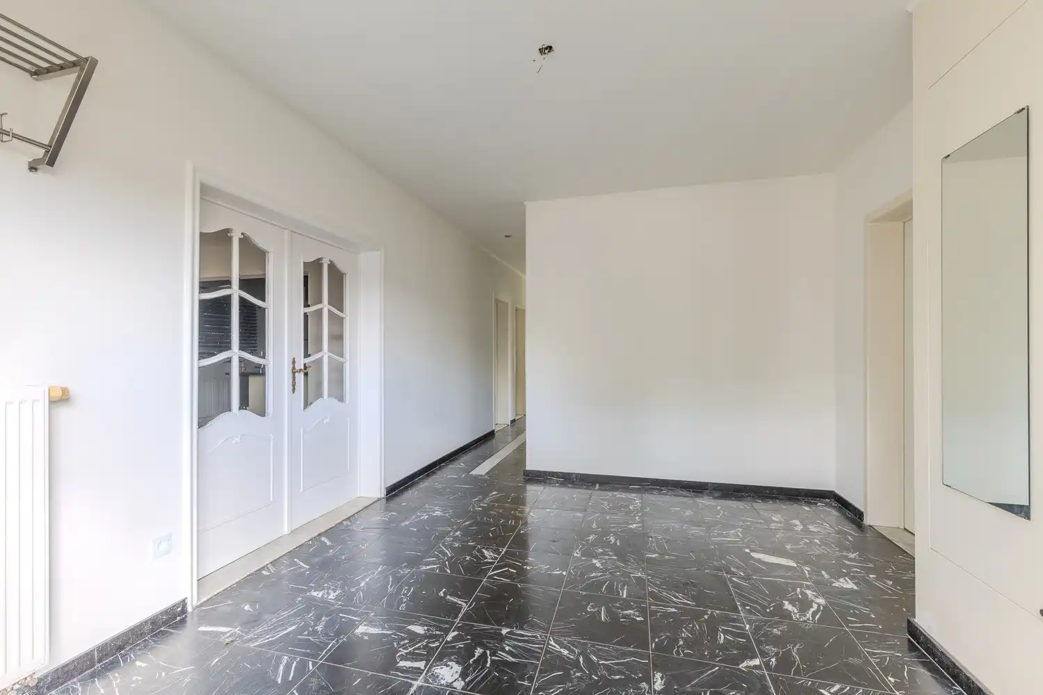 Instapklare woning op een perceel van ruim 8 are met gezellige tuin op een strategische ligging nabij alle voorzieningen foto 4